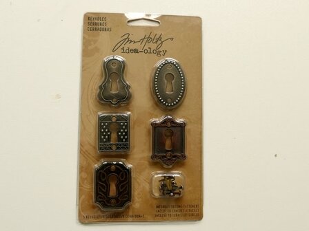 Tim Holtz Keyholes &ndash; Vintage sleutelschildjes voor een mysterieus detail