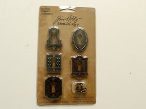 Tim Holtz Keyholes – Vintage sleutelschildjes voor een mysterieus detail